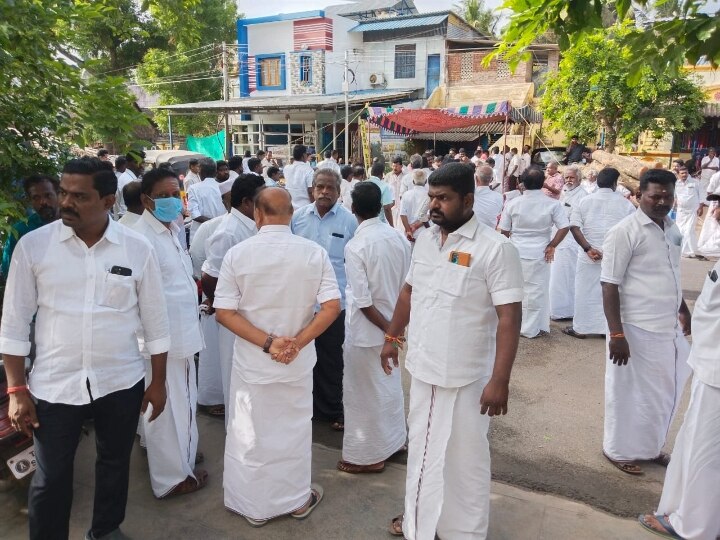 லஞ்ச ஒழிப்புத்துறை சோதனை...! முன்னாள் அமைச்சர் காமராஜ் ஆதரவாளர்கள் ஆர்ப்பாட்டம்..!