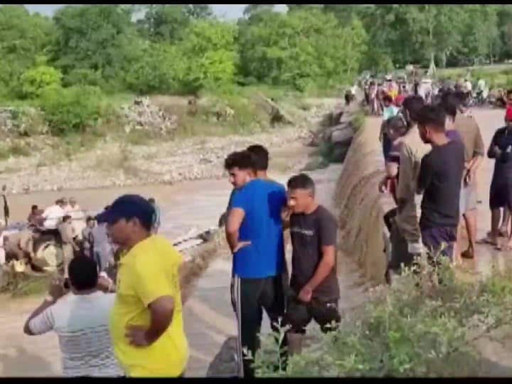 Uttarakhand: 9 Killed, One Rescued Alive After Car Washed Away In Dhela River In Ramnagar Uttarakhand: 9 Killed, One Rescued Alive After Car Washed Away In Dhela River In Ramnagar