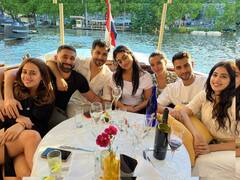 Amsterdam में वरुण धवन और न्यासा देवगन के साथ ऐसे चिल कर रही हैं Janhvi kapoor, देखें तस्वीरें