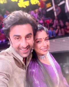 Anupama-Ranbir Kapoor Photos: अनुपमा की रुपाली गांगुली ने रणबीर कपूर को किया हग, कहा- मेरा सपना पूरा हो गया