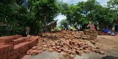 Birbhum News: হুড়মুড়িয়ে ভাঙল দেওয়াল, চাপা পড়ে মৃত ২