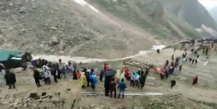 amarnath cloudburst after pahalgam amarnath yatra can start today via baltal marathi news Amarnath Yatra : ढगफुटीनंतर 4 दिवस ब्रेक लागलेली अमरनाथ यात्रा पुन्हा सुरु, भाविक बालटालमार्गे बाबा बर्फानीच्या गुहेकडे रवाना.