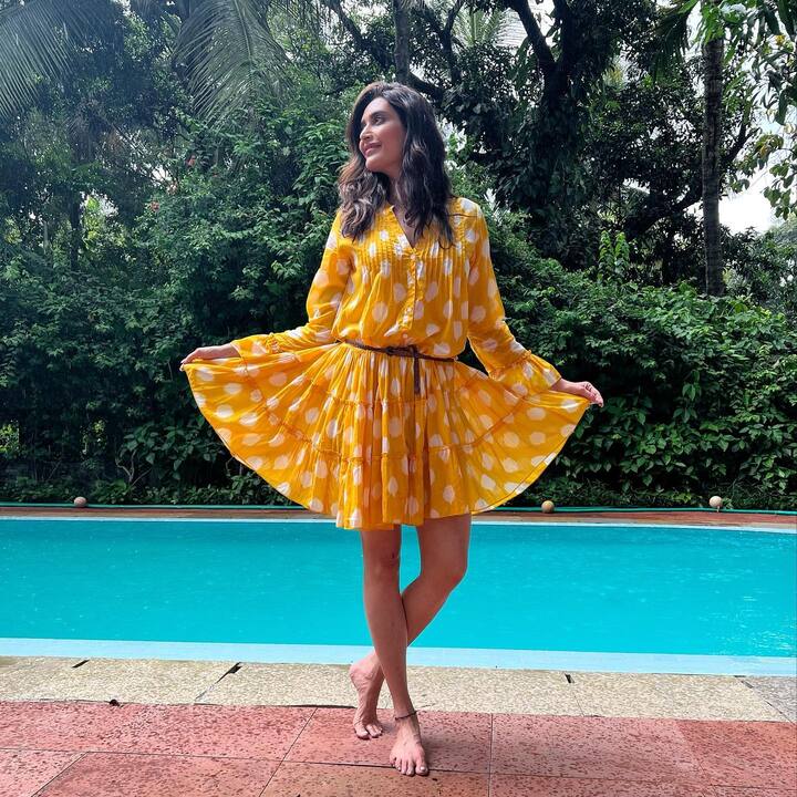 अभिनेत्री करिश्मा तन्ना हिने आज घरोघरी एक खास ओळख मिळवली आहे.(photo:karishmaktanna/ig)