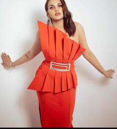 Himanshi Khurana Photos: હિમાંશી ખુરાનાનો ક્લાસી અવતાર