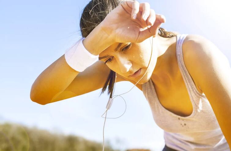 Sweating Causes: What Causes Excessive Sweating? Learn ways to reduce it Sweating Causes:  ਜ਼ਿਆਦਾ ਪਸੀਨਾ ਆਉਣ ਦੇ ਕੀ ਹੋ ਸਕਦੇ ਹਨ ਕਾਰਨ ? ਜਾਣੋ ਇਸ ਨੂੰ ਘੱਟ ਕਰਨ ਦੇ ਤਰੀਕੇ