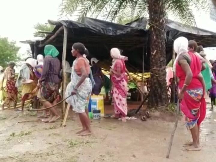 Telangana  A clash broke out between tribals and forest officials to vacate the huts built on the forest department's land ann Telangana News: आदिवासियों और वन विभाग की टीम के बीच झड़प, 10 अरेस्ट