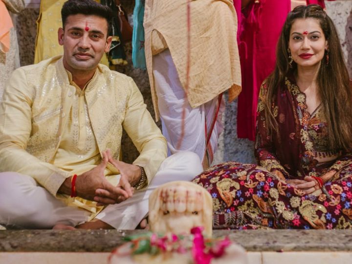 Payal Rohatgi Wedding: शादी से पहले पायल रोहतगी और संग्राम सिंह ने लिया भगवान का आशीर्वाद, 850 साल पुराने मंदिर के किए दर्शन