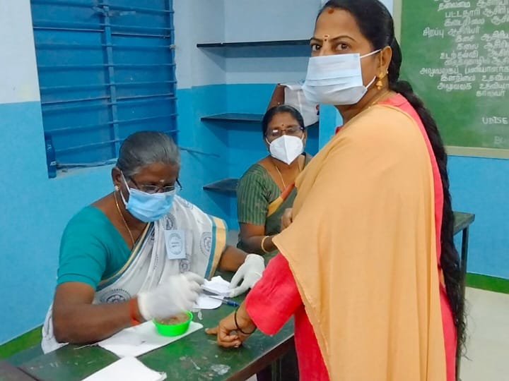 கரூரில் இன்று ஊரக உள்ளாட்சி தேர்தல் - இரண்டு வார்டுகளுக்கு கடும் போட்டி..!