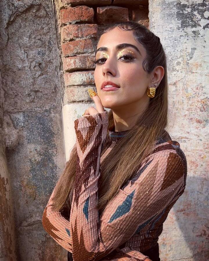 நடக்கும் நதியே புது கோட்டையும் கட்டிடவா