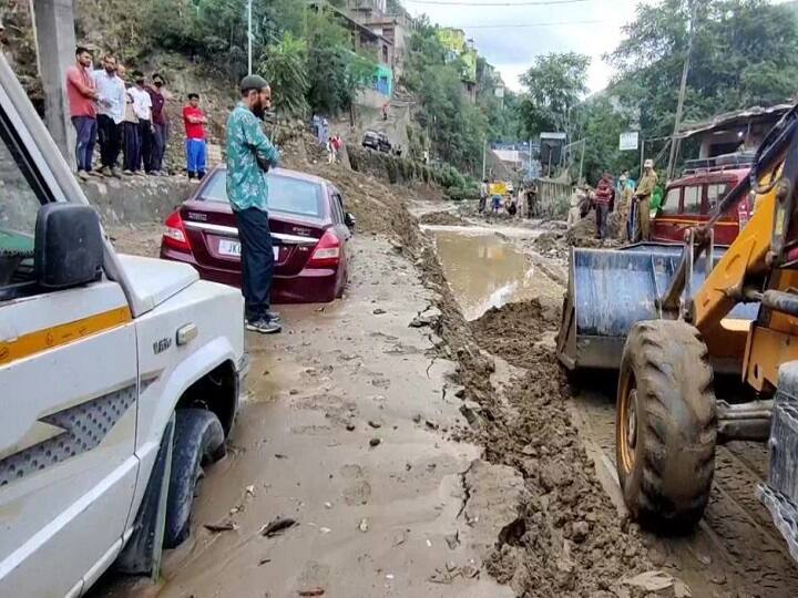 Jammu-Kashmir Weather Update 09 July 2022 Cloud Burst in Doda after Amarnath and Rain Alert in Jammu-Kashmir Jammu-Kashmir Weather Update: अमरनाथ के बाद अब डोडा में फटा बादल, मिट्टी में धंसी गाड़ी, जानें- आज के मौसम का ताजा अपडेट