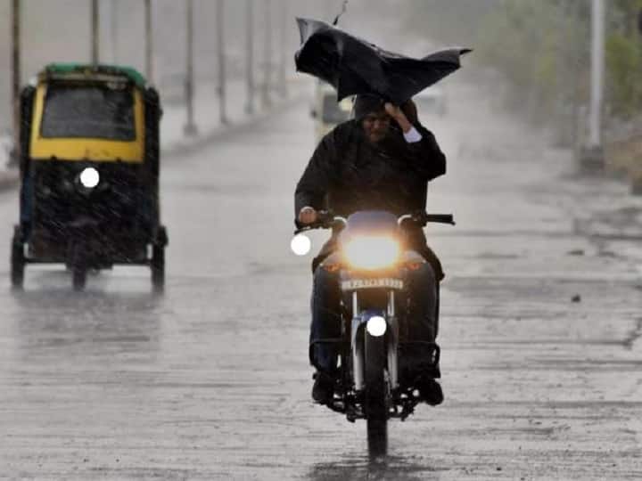 Kolkata Weather Forecast 13 July : IMD issues heavy rain Alert in Kolkata in next 36 hours, Know the latest weather updates Kolkata Weather Forecast Today: कोलकाता में अगले 36 घंटों में गरज के साथ भारी बारिश की संभावना, जानिए मौसम का ताजा अपडेट