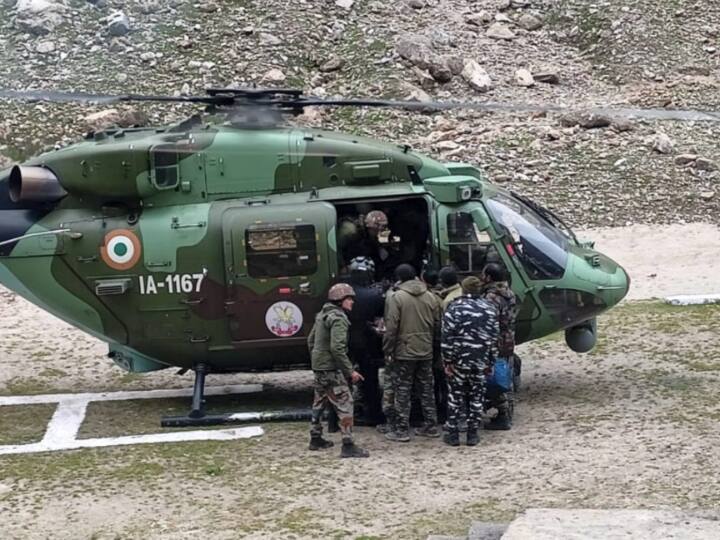सेना के मुताबिक, शनिवार की सुबह मौसम साफ होने के चलते हेलीकॉप्टर के जरिए घायलों को बालटाल लाया गया. सेना के एएलएच-ध्रुव और चेतक हेलीकॉप्टर को राहत कार्य में लगाया गया है.