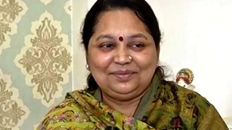 Mulayam Singh Yadav s Wife Sadhna Gupta passed away Gurugram Hospital Uttar Pradesh मुलायम सिंह यादव यांच्या पत्नी कालवश, गुरुग्रामच्या रुग्णालयात घेतला अखेरचा श्वास