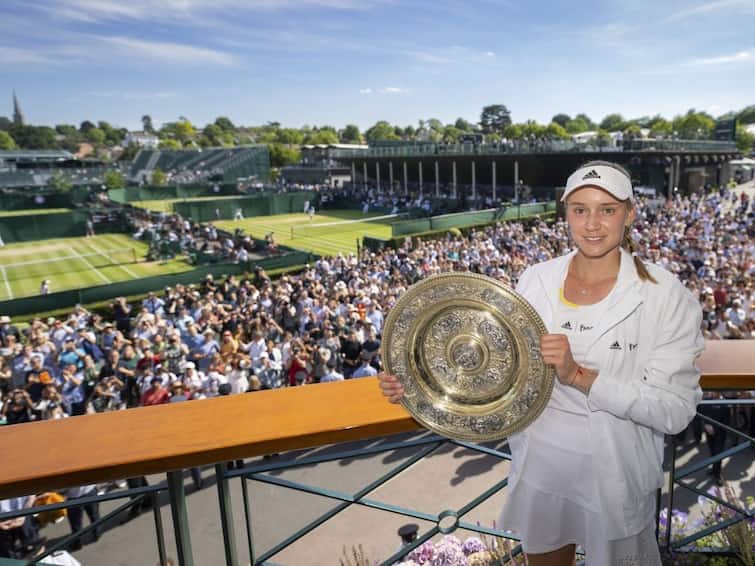 Elena Rybakina Won Wimbledon 2022 Womens Final Elena Rybakina beat Ons Jabeur in Final match Wimbledon 2022 Womens Final : विम्बल्डन स्पर्धेत महिला गटात एलेना रिबाकिना विजयी, पहिल्यांदाच कझाकिस्तानच्या खेळाडूने जिंकला खिताब