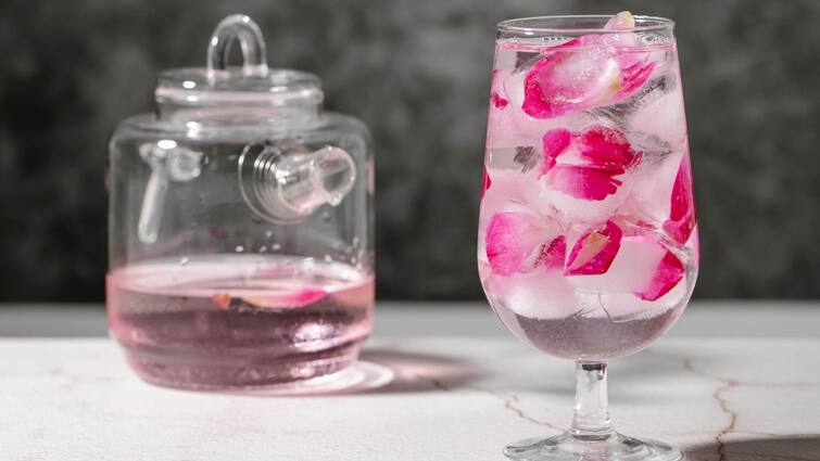 Rose Water Uses and Benefits in Skin and Hair Care Know Some Tips Rose Water: ত্বকের পাশাপাশি চুলের পরিচর্যাতেও কাজে লাগুক গোলাপ জল, কীভাবে ব্যবহার করবেন দেখে নিন