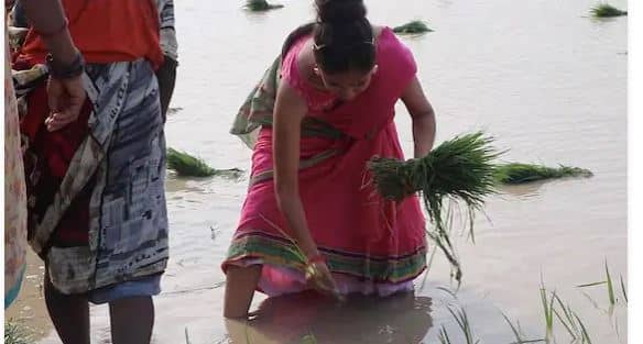 ਰਤਨ ਦਾ ਕਹਿਣਾ ਹੈ ਕਿ ਉਹ ਨਹੀਂ ਚਾਹੁੰਦੀ ਕਿ ਵਿਆਹ ਤੋਂ ਬਾਅਦ ਉਹ ਕੁਝ ਲੋਕਾਂ ਦੇ ਬੰਧਨ 'ਚ ਬੰਧ ਕੇ ਰਹਿ ਜਾਵੇ। ਅਜਿਹੇ 'ਚ ਉਸ ਦਾ ਕਹਿਣਾ ਹੈ ਕਿ ਉਹ ਜ਼ਿੰਦਗੀ ਨੂੰ ਅਲੱਗ ਹੀ ਤਰ੍ਹਾਂ ਜਿਊਣਾ ਚਾਹੁੰਦੀ ਹੈ।