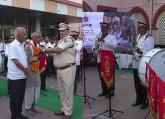 In Pics: अमृत महोत्सव के दौरान भरतपुर जंक्शन पर बैंड और स्क्रीन वॉल वीडियो शो का आयोजन, वरिष्ठ नागरिकों का माला पहनाकर किया स्वागत