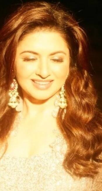 53 ਸਾਲ ਦੀ ਉਮਰ `ਚ ਵੀ ਭਾਗਿਆਸ਼੍ਰੀ ਦੇ ਹੁਸਨ ਦਾ ਜਾਦੂ ਬਰਕਰਾਰ