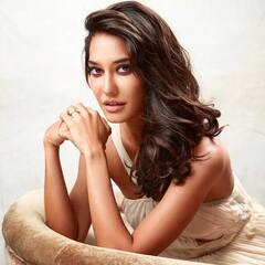 આ એક્ટ્રેસની ફિટનેસ છે ગજબની, ત્રણ બાળકોની માં બન્યા બાદ પણ દરિયાના લહેરો સામે સર્ફિંગ કરતી દેખાઇ, જુઓ