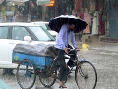 Punjab Weather Forecast Today: पंजाब में छाए हुए हैं बादल, आज बारिश के बाद मिलेगी उमस भरी गर्मी से राहत