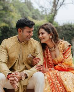 Sangram Singh को छेड़ते दिखे दोस्त, Payal Rohatgi को उठा लिया गोदी में, यूं पूरी हुई हल्‍दी की रस्‍म