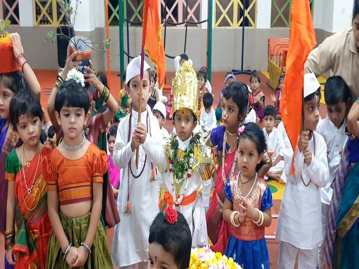 रविवारी आषाढी एकादशी साजरी केली जात आहे.