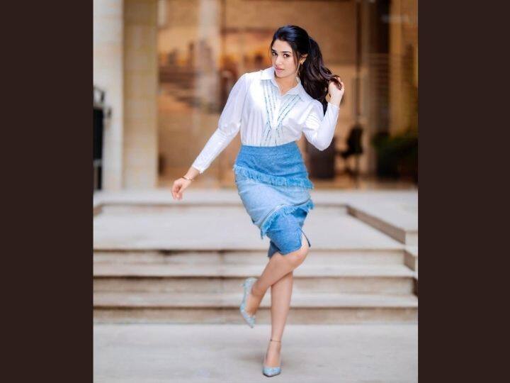 வெள்ளை நிறமே வெள்ளை நிறமே.. விழியில் பாதி உள்ள நிறமே..