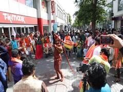 TAUK London Bonalu 2022: లండన్ వీధుల్లో తొట్టెల ఊరేగింపు,  ఘనంగా 