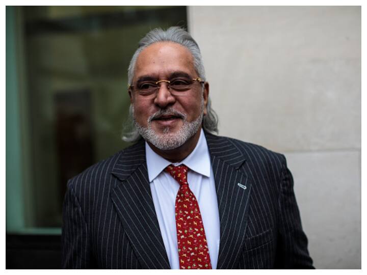 SCt awards 4-month jail sentence and imposes Rs 2000 fine on fugitive businessman Vijay Mallya Vijay Mallya Contempt Case: સુપ્રીમ કોર્ટે વિજય માલ્યાને કેટલો ફટકાર્યો દંડ અને શું સંભળાવી સજા, જાણો શું છે મામલો