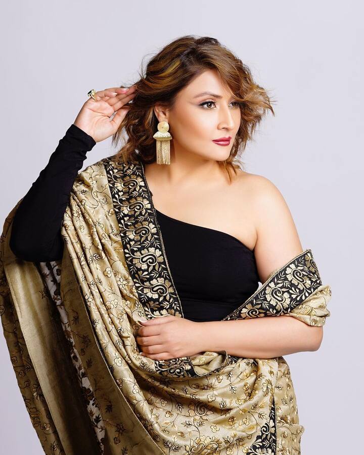 उर्वशी को अगर कोई रोल ऑफर भी करता है तो वो सिर्फ विलेन का ही होता है. कोई भी मेकर्स उन्हें लीड रोल के काबिल नहीं समझता है.