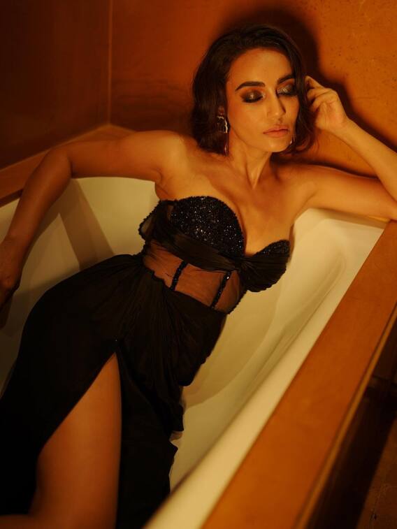 सुरभि ज्योति का ग्लैमरस अंदाज देख उड़ जाएंगे होश