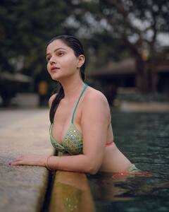 TV Actress Glamorous Pics: जब टीवी की संस्कारी बहुओं ने दिखाईं अपनी ग्लैमरस अदाएं, सोशल मीडिया पर मच गया बवाल