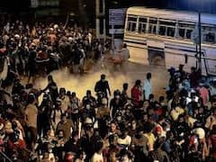 Sri Lanka Crisis: श्रीलंका में हालात बुरे, हिंसा पर उतरे प्रदर्शनकारी, वीडियो में देखें पड़ोसी मुल्क के क्या हैं मौजूदा हालात