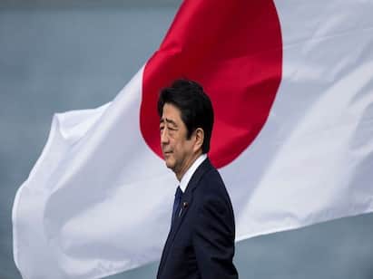Former Japan PM Shinzo Abe Known the Life and political history Shinzo Abe Japan PM : பிரச்சாரக் கூட்டத்தில் சுட்டு வீழ்த்தப்பட்ட ஜப்பானிய முன்னாள் பிரதமர் ஷின்சோ அபேயின் வாழ்வும் வரலாறும்..!