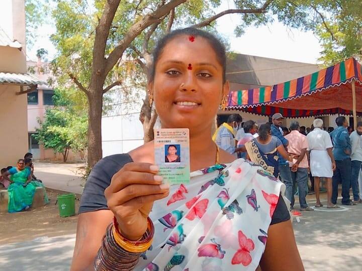 Today rural local body election in Karur  fierce competition for two wards கரூரில் இன்று ஊரக உள்ளாட்சி தேர்தல் - இரண்டு வார்டுகளுக்கு கடும் போட்டி..!