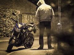 Hyderabad Crime : లక్షల విలువైన బైక్ రూ.30 వేలకే, ఖరీదైన బైకులే ఈ ముఠా టార్గెట్!