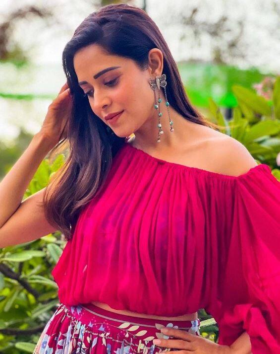 नुसरत भरुचाचा मनमोहक अंदाज