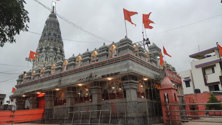यावेळी शेकडो पालख्या सुद्धा दाखल होतात, त्यामुळे प्रशासनाकडून तयारी करण्यात आली आहे. (फोटो - अनिकेत घोडके)