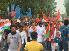 Delhi News: 'काली' विवाद को लेकर दिल्ली में हिंदू संगठन ने निकाला संकल्प मार्च, बीजेपी नेता भी हुए शामिल