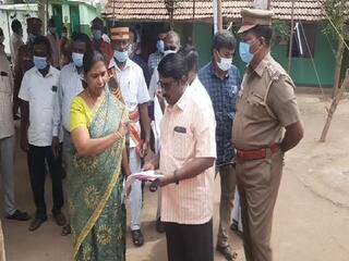 தருமபுரி இடைத்தேர்தல்: வாக்குச்சாவடிகளை நேரில் ஆய்வு செய்த மாவட்ட தேர்தல் அலுவலர்