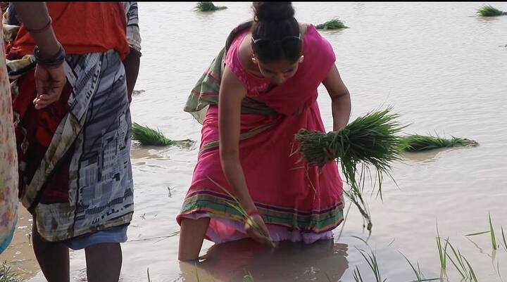 रतन राजपूत ने ये भी कहा कि वो अपनी लाइफ का खुलकर आनंद लेना चाहती हैं, पूरी दुनिया को एक्सप्लोर करना चाहती हैं. लाइफ में वो सब करना चाहती हैं जो उनका मन है.