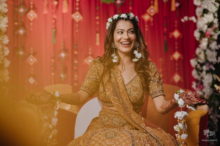 खास बात यह है कि मेहंदी सेरेमनी के दौरान जहां एक तरफ पायल ने संग्राम के नाम की मेंहदी रचाई तो दूसरी तरफ संग्राम ने भी पायल का नाम अपने हाथों पर लिखावाया है.