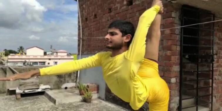 Arambag News Arambag boy Surya Mukherjee wins Under 19 World Yoga Cup 2022 World Yoga Cup 2022: বিশ্ব যোগা কাপ ২০২২-এ চ্যাম্পিয়ন হলেন আরামবাগের ছেলে