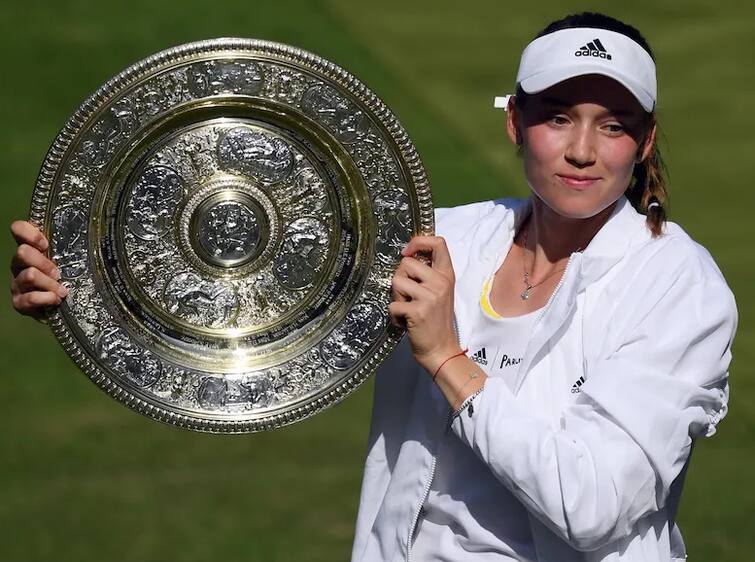 Wimbledon: Elena Rybakina claims historic title at Wimbledon with clinical comeback victory Wimbledon: Elena Rybakinaએ ઝબૂરને હરાવી રચ્યો ઇતિહાસ, વિમ્બલ્ડન જીતનારી પ્રથમ કઝાકિસ્તાની ખેલાડી બની