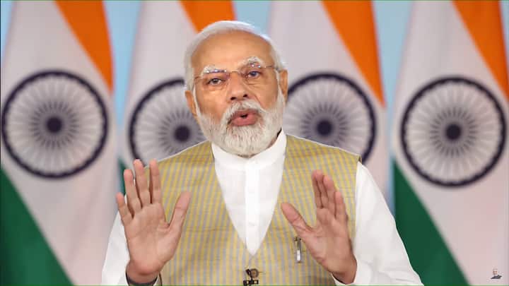 এদিন বাংলাদেশের প্রধানমন্ত্রী শেখ হাসিনাকে ব্যক্তিগত ভাবে চিঠি লিখে ইদের শুভেচ্ছা জানান প্রধানমন্ত্রী নরেন্দ্র মোদি।  বাংলাদেশে ভারতীয় হাই কমিশন মোদির চিঠির কথা প্রকাশ করেছে। ছবি: পিটিআই