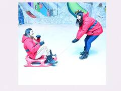 Sunny leone : குளு குளு வெண்பனி போல.. சன்னியின் குளு குளு ஸ்டில்ஸ்.!