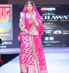 राजीव सेन से तलाक की खबरों के बीच Charu Asopa ने रैंप वॉक कर ढाया कहर, राजस्थानी लुक में लूट लिया फैंस का दिल