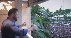 Salman Khan : सलमानने घराबाहेर येऊन ईदच्या शुभेच्छा दिल्याच नाहीत; भाईजानचे चाहते नाराज