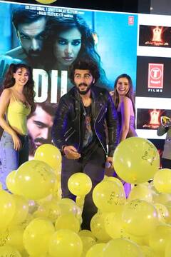 Ek Villain Returns: પ્રમૉશન દરમિયાન સુપર હૉટ લૂકમાં દેખાઇ દિશા પટ્ટણી અને તારા સુતરિયા, જુઓ......