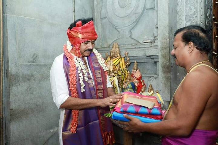 గుంటూరు జిల్లా నంబూరులోని దశావతార వెంకటేశ్వర స్వామి వారి ఆలయాన్ని సందర్శించారు.